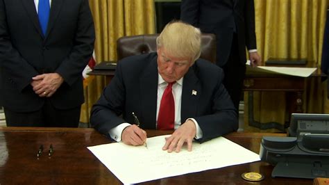 Trump Issues Executive Order To Start Rolling Back Obamacare Cnnpolitics