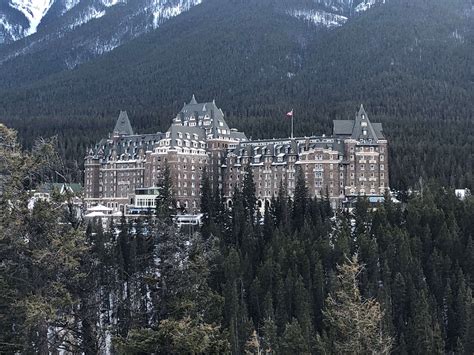 We offer hotel rooms, condo style accommodations, and a few cottages. Fairmont Banff Springs Hotel - Venue Choice