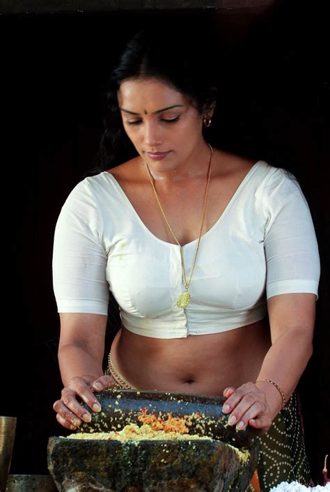 Beauty Galore Hd Swetha Menon Very Hot In Blouse Showing Navel