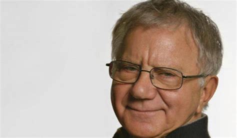 Una storia perennemente sospesa in tragiche realtà magicamente trasformate in ritorni alla vita. Don Mazzi "Il Vaticano? mi fa schifo, lo brucerei e ...
