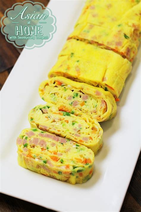 Fresh vegetables and omelette rolled up in a blanket of korean rice and seaweed. Image result for seaweed omelet | Korean egg roll, Egg ...