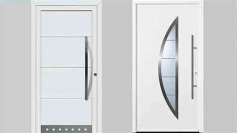 Ada beberapa model pintu minimalis yang sedang menjadi trend saat ini seperti pintu minimalis dengan warna dominan putih, pintu minimalis kupu tarung dan pintu minimalis berbahan aluminium. 10 Rekomendasi Warna Terbaik Pintu Rumah Dan Cat Tepat ...