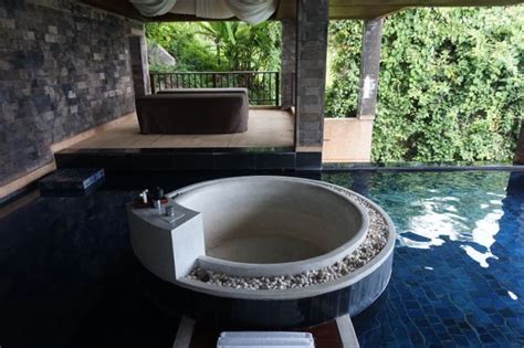 I have a whirlpool cielo hydomassage tub that we purchased. Paresa Phuket Review