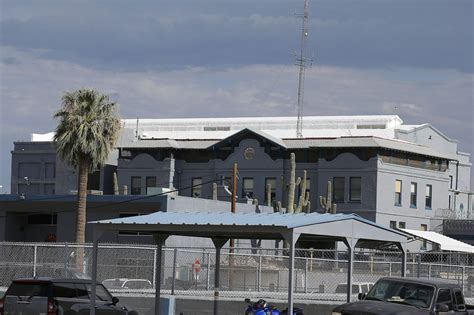 Arizona Agrees To Improve Prison Conditions In Settlement With Aclu Wsj