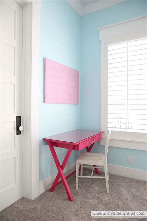 Find the perfect children's furniture, decor, accessories & toys at hayneedle, where you can buy online while you explore our room designs and curated looks for tips, ideas & inspiration to help you along the way. Girls' Bedroom Desks - The Sunny Side Up Blog