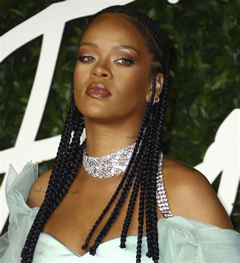 Rihanna Becomes Richest Female Musician In The World As Forbes