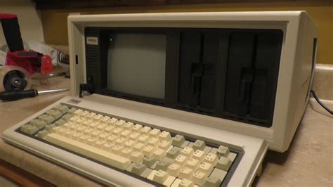 1985 Compaq Portable Pc The First Ibm Pc Clone Youtube