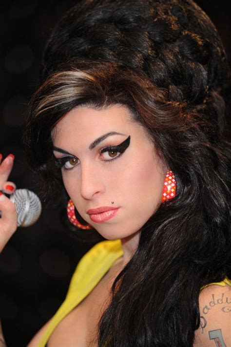 2003 in my bed none amy winehouse salaam remi: Hottest Music On the Go: Say Goodby to "Angel" Singer Amy ...