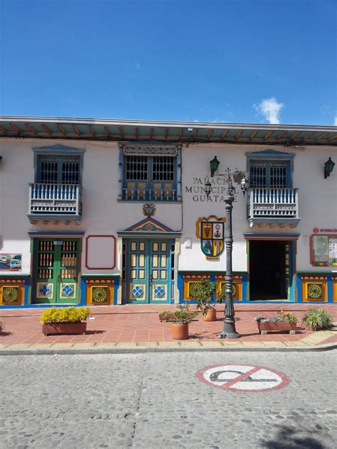 Hello Guatape Visit This Charming Town Close To The City Of Medellín