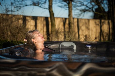 How Hot Tubs Can Help With Anxiety Superior Wellness