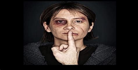 عبرت الممثلة المصرية سمية الخشاب عن استنكارها لرفض البعض الاعتراف بحالات الاغتصاب الزوجي. الاغتصاب الزوجي جريمة ينكرها المجتمع ويحللها الأزواج - مصر الناس