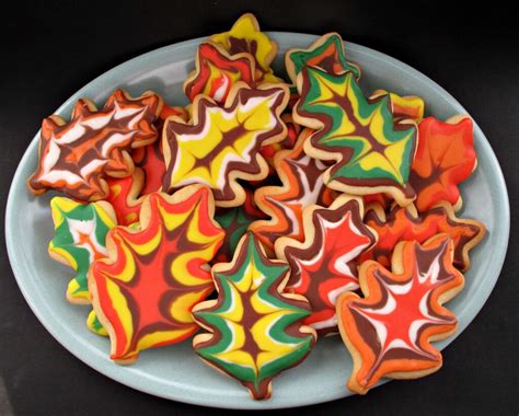 These easy thanksgiving treats are sure to impress. Decorated Thanksgiving Sugar Cookies - The Monday Box