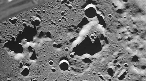 Mysteriöse Krater Raumsonde Sendet Bilder Von Rückseite Des Mondes