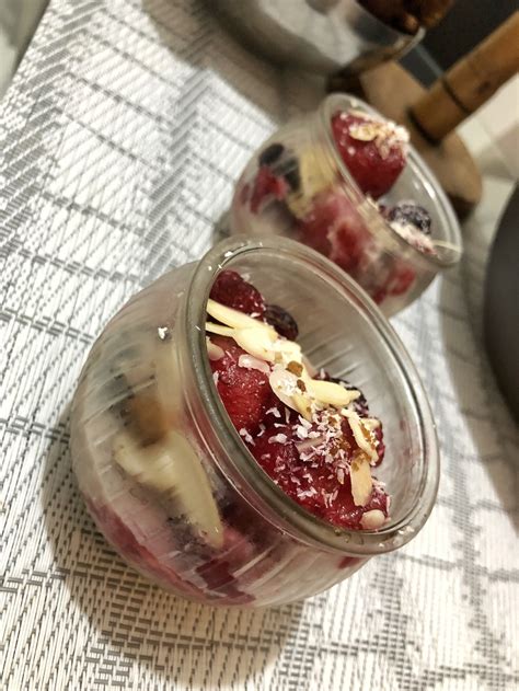 Keto vegan chocolate cream pie. Coconut Berries Ice Cream Jars - Healthy Keto Low Carb No Sugar Dessert Original - Zaneta Baran