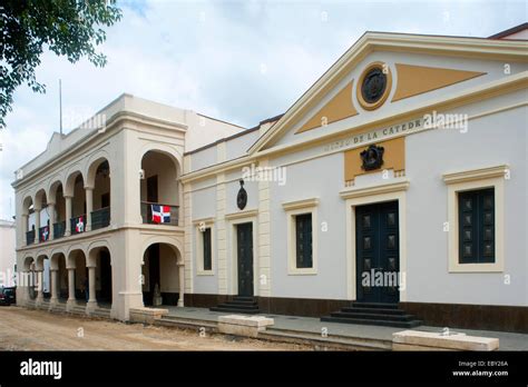 dominikanische republik santo domingo zona colonial zona colonial parque colon ostseite