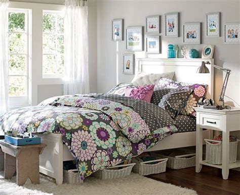 Country bedroom with floral wallpaper. Country Bedrooms Decorating Great A Style Bedroom Teen ...