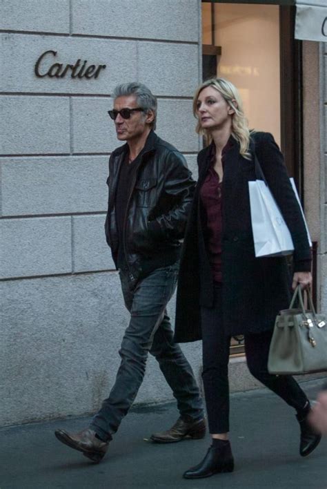 'donatella' is an incredible crazy fun pop song with really raising electronic beats that i did with zedd. Foto Ligabue moglie Barbara Pozzo,età, figli, vita privata