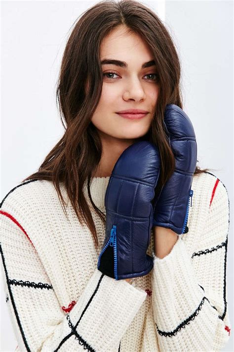 Quilted Zip Leather Puffer Mitten