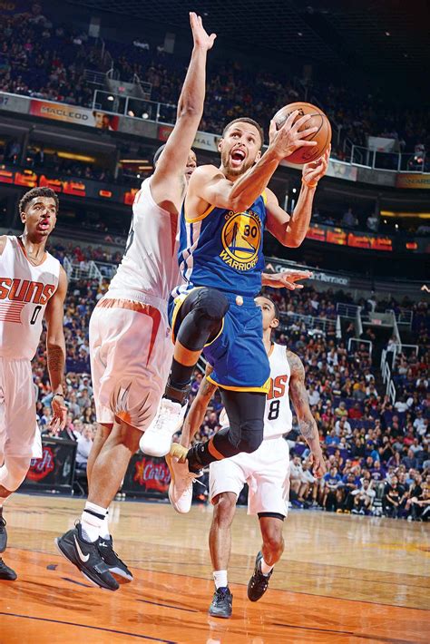 湖人球星「一眉哥」anthony davis今(2)日因傷缺席首輪季後賽g5，衛冕軍慘敗太陽30分，系列賽落 ▲「一眉哥」anthony davis因傷缺席g5，胡人慘敗太陽，「詹皇」lebron james無奈「我們被對手痛扁」，湖人隊友kyle kuzma直呼想念ad了。 射落太陽 勇士鎖定第一晉季後賽 - 澳門力報官網