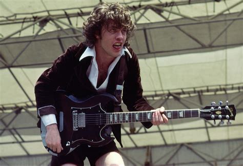 The gibson usa angus young sg not only captures the look, feel and sound of a great sg, it also embodies some of the rare specs and qualities of angus's own '68 model, known to be a. BEST GUITARISTS - Angus Young VS Joe Perry - Battle Of The Bands