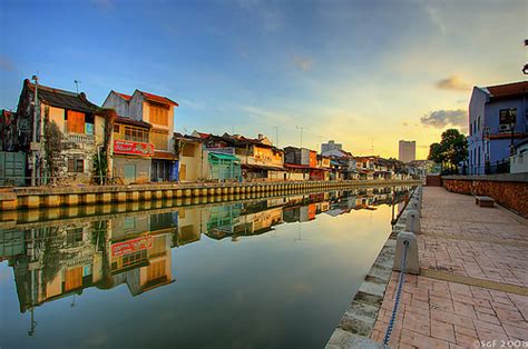 The melaka river cruise is a great way to see the sights of melaka at a leisurely pace, in comfort and without breaking the bank. Attractions in Malacca: Melaka River Cruise