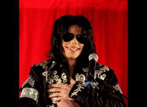 Michael Jacksons Moonwalk Dance Marks 30th Anniversary Huffpost Uk