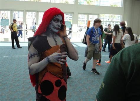 Nerds Show Off Their Creative Side In Cool Comic Con Costumes For 2013