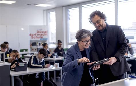 Düsseldorf Lehrer Vermissen Fortschritte Bei Der Digitalisierung Der Schulen