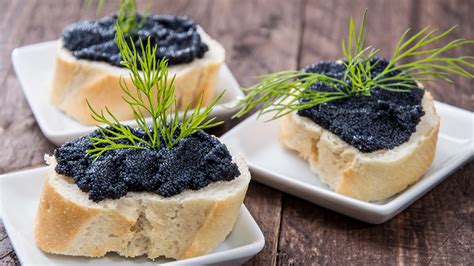 Picture Black Roe Dill Butterbrot Food Three 3 Wood Planks 1366x768