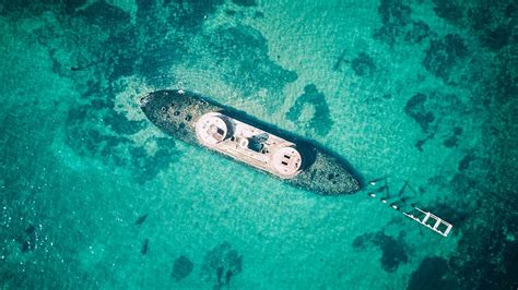 Underwater Shipwreck Wallpaper