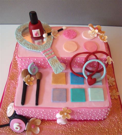 Makeup cake ou comment allier gourmandise et beauté. mousehouse: A Girly Girl Party: The Cake