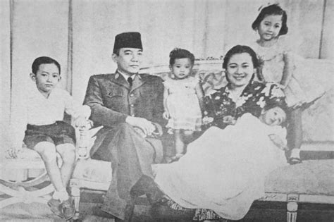 Biografi Fatmawati Istri Sukarno Yang Ogah Dimadu