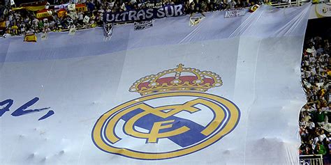 Con tan solo cuatro titulares habituales, apenas creó dos acciones de peligro protagonizadas por mariano díaz en la primera parte. Real Madrid entfernt für muslimische Fans das Kreuz aus ...