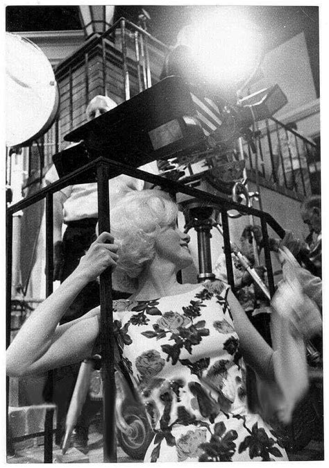Marilyn On The Set Of Somethings Got To Give 1962 Marilyn Monroe