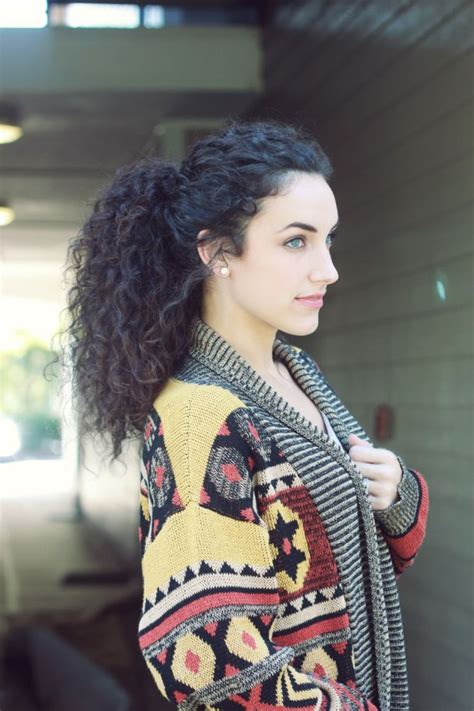 21 Natural Curly Hairstyles Stylish Girls Are Rocking