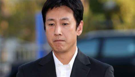 Profil Lee Sun Kyun Aktor Korea Selatan Yang Meninggal Dunia Solopos Com Panduan Informasi
