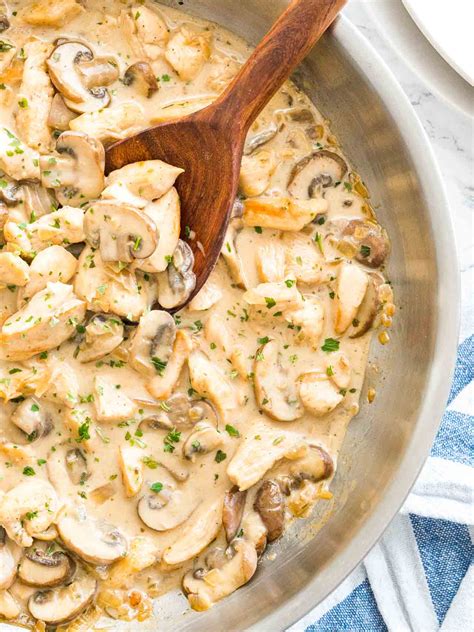 Today we're learning how to make deddy's famous creamy white wine #seafoodpasta !! Creamy Mushroom Chicken Pasta | Plated Cravings