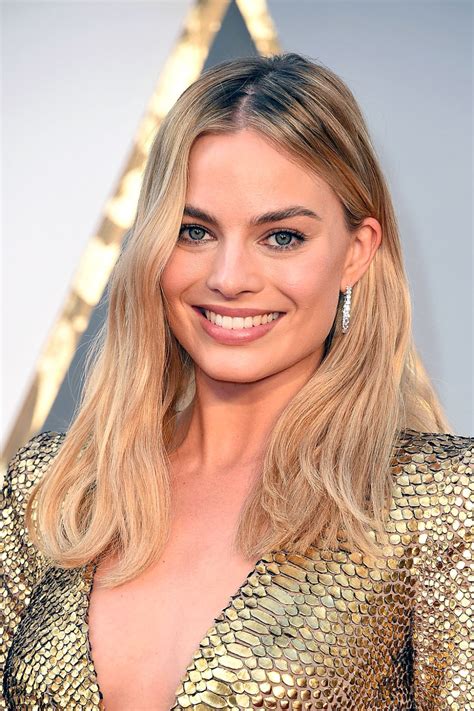 Margot Robbies Makeup Photos From 2016 Oscars