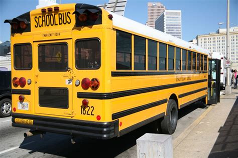 School Bus For Us Europeans The Bright Yellow School Bus Flickr