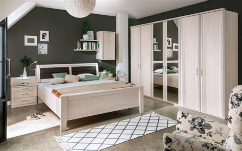 Ob großzügige sitzlandschaft oder einzelne sofas und sessel, für bequemes sitzen im wohnzimmer muss gesorgt sein. Wiemann Schlafzimmer Luxor 4 in Polar-Lärche-Nachbildung ...