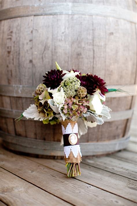 10 Gorgeous Fall Wedding Bouquets Huffpost