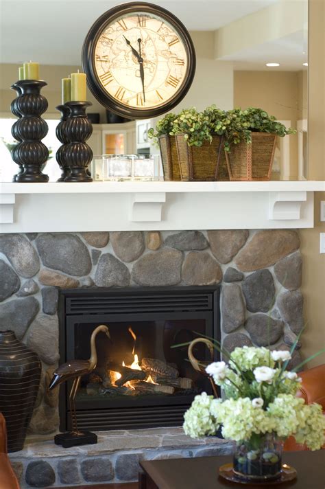 They are very cozy and their designs can vary according to the style you prefer. 25 Mantel Décor Ideas for All Seasons