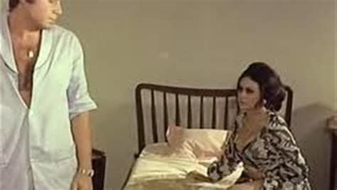 بالفيديو حسين فهمي ضربت مخرج فيلم سيدة الأقمار السوداء بسبب مشاهدي العارية
