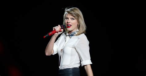 Taylor Swift 25th Birthday Wishes For The Shake It Off Singer Time