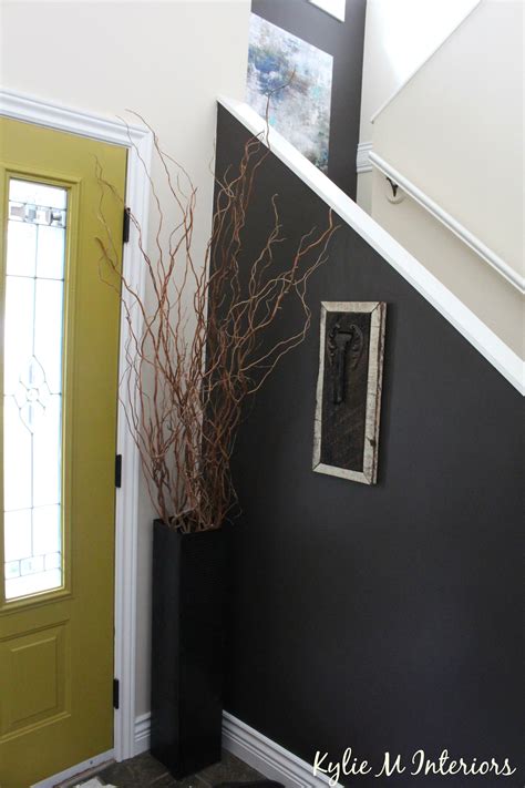 Entryway Foyer And Stairwell Decorating Ideas Behr Gardeners Soil