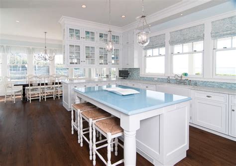 3 Beautiful Beach House Kitchen Designs