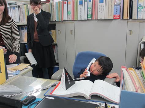 Feb 05, 2021 · 新型コロナウイルス感染症などに、より効果的に対応できるよう、感染症関連の改正法律が今通常国会で成立。これを受けて厚生労働省が通知「感染症の予防及び感染症の患者に対する医療に関する法律等の改正について（新型インフルエンザ等対策特別措置法等の一部を改正する法律関係. 強制労働省の若手官僚、パパ会で働き方革命決起 | 親子の課題 ...