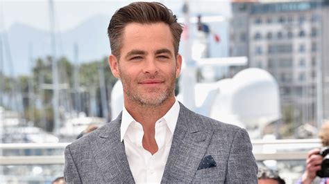 Patty jenkins and chris pine reunite for a second wonder woman — with major changes in store. Chris Pine Slams Superhero Diets, Reveals How He Bulked Up ...