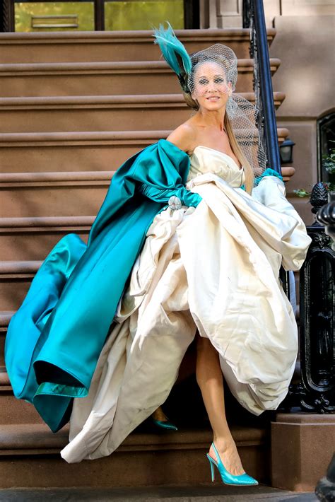 carrie bradshaw vuelve a llevar el mítico vestido de novia de sexo en nueva york vogue españa