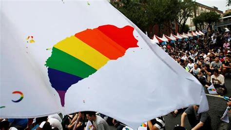 grupos a favor de los derechos homosexuales se declaran contra los referendos